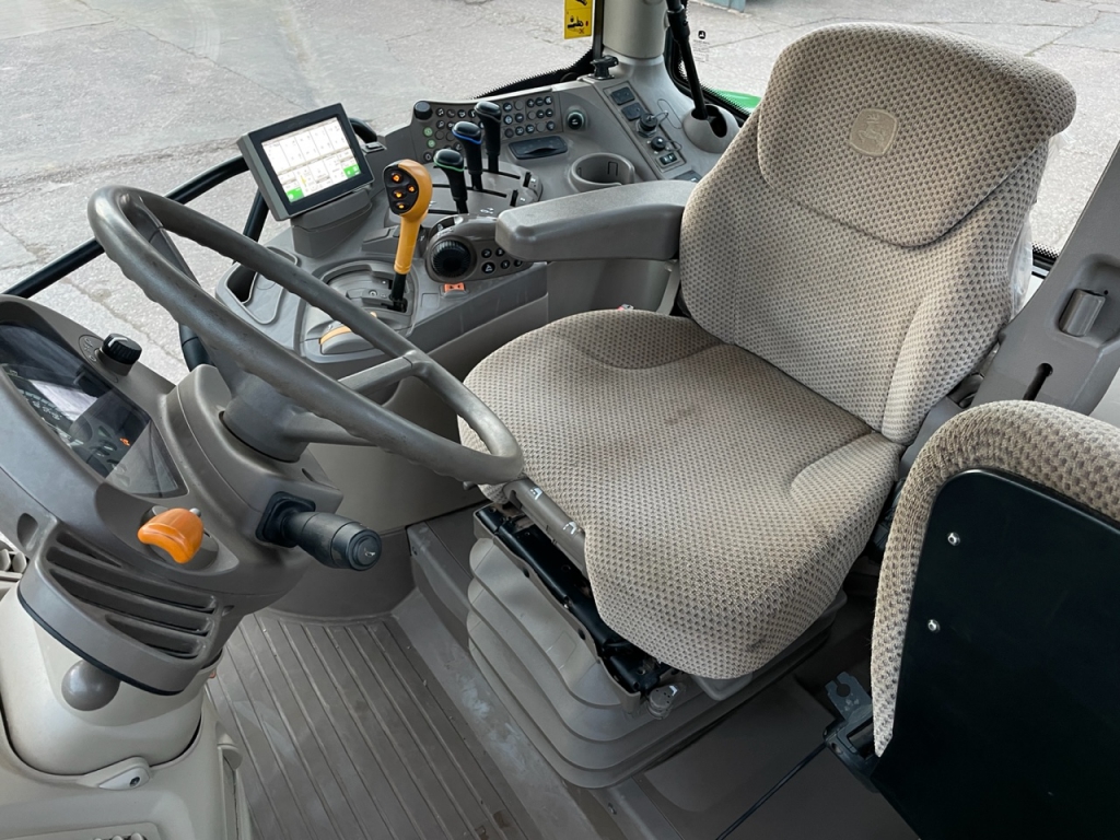 John Deere 6155R