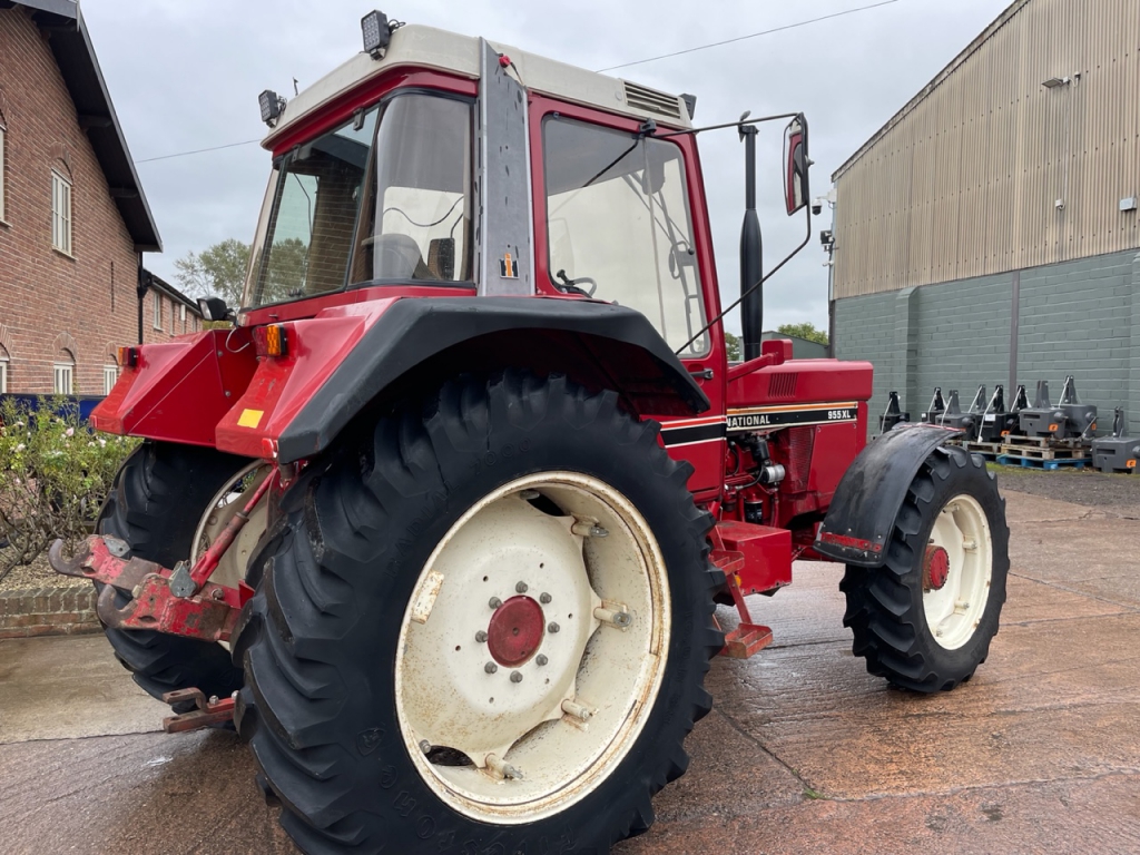 International 955XL