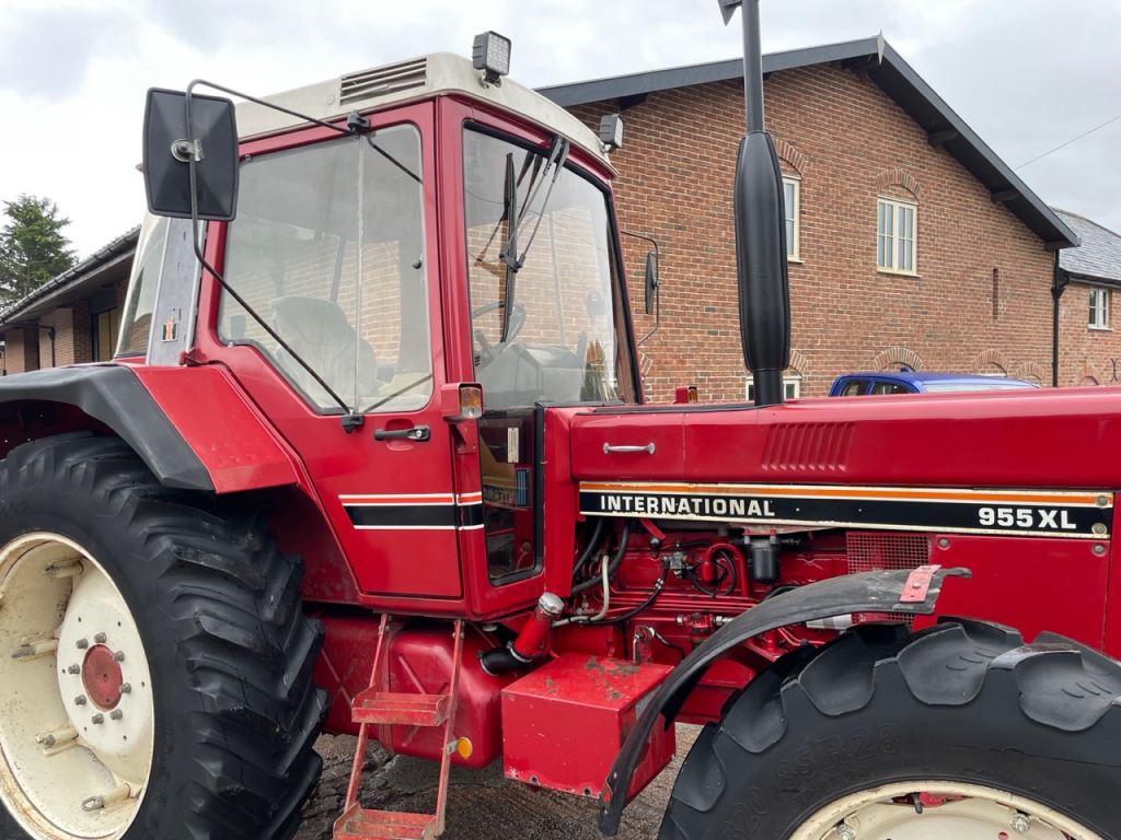 International 955XL