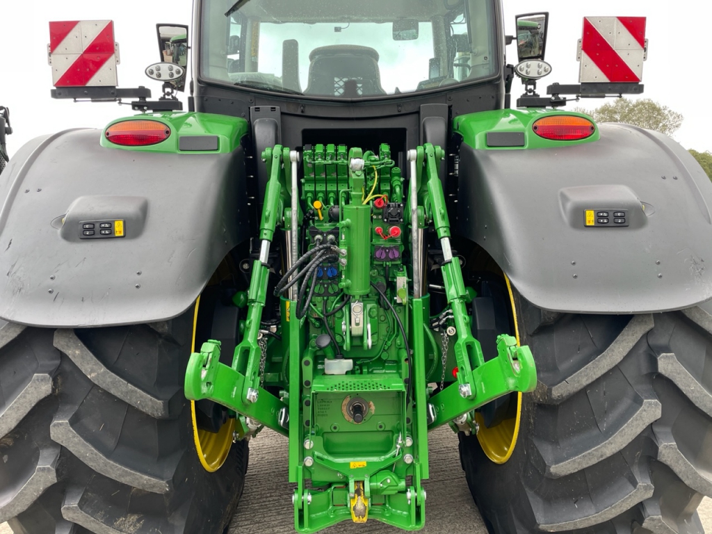 John Deere 6R 250
