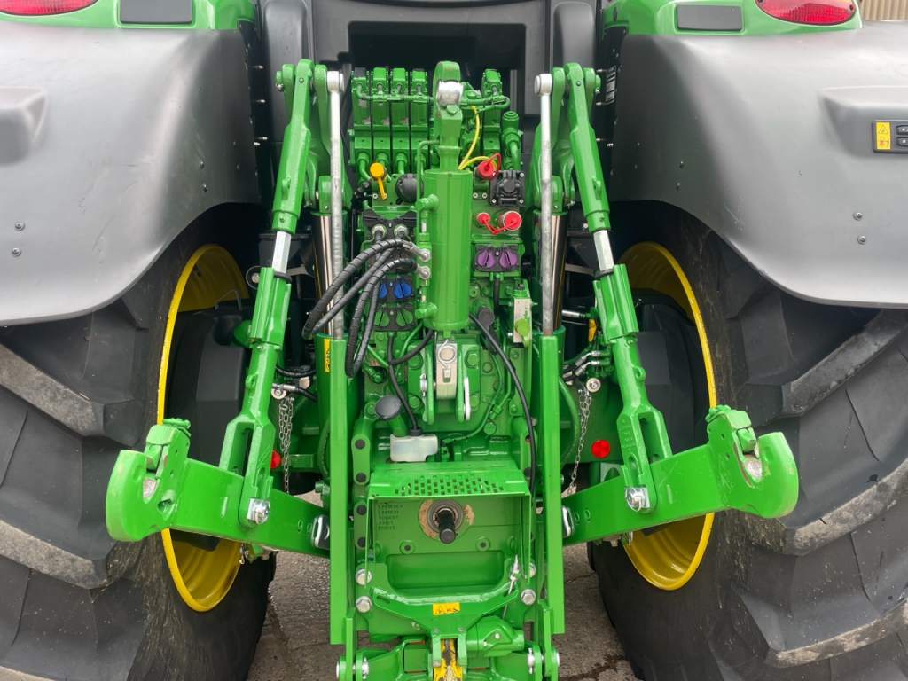John Deere 6R 250