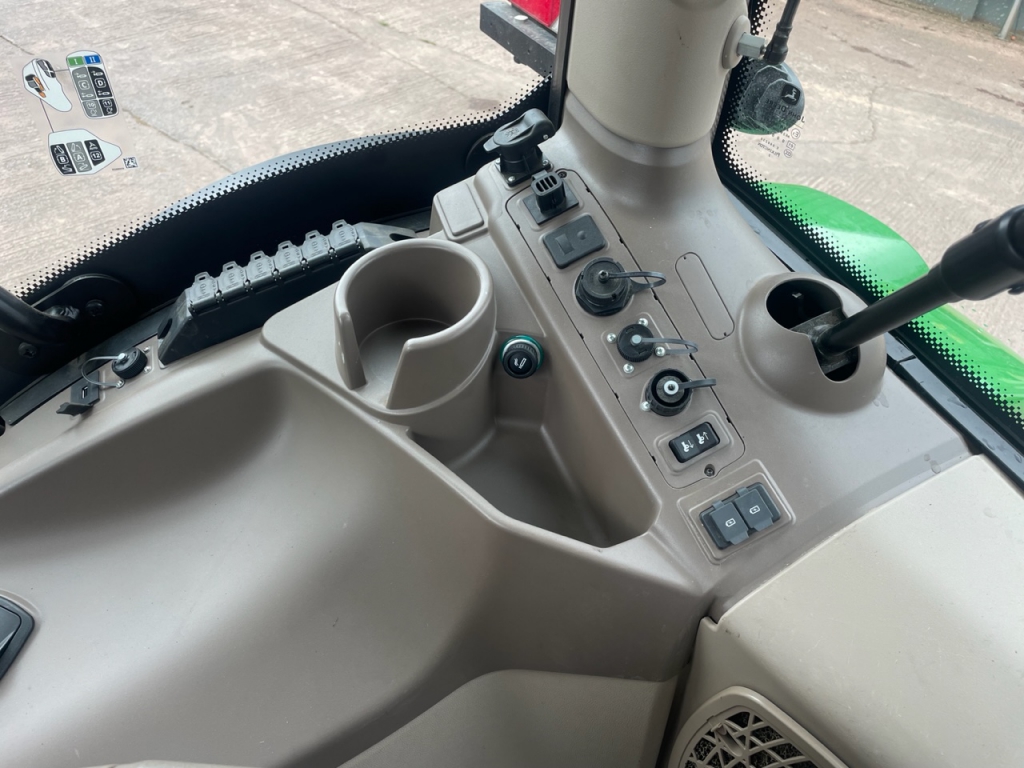 John Deere 6R 250