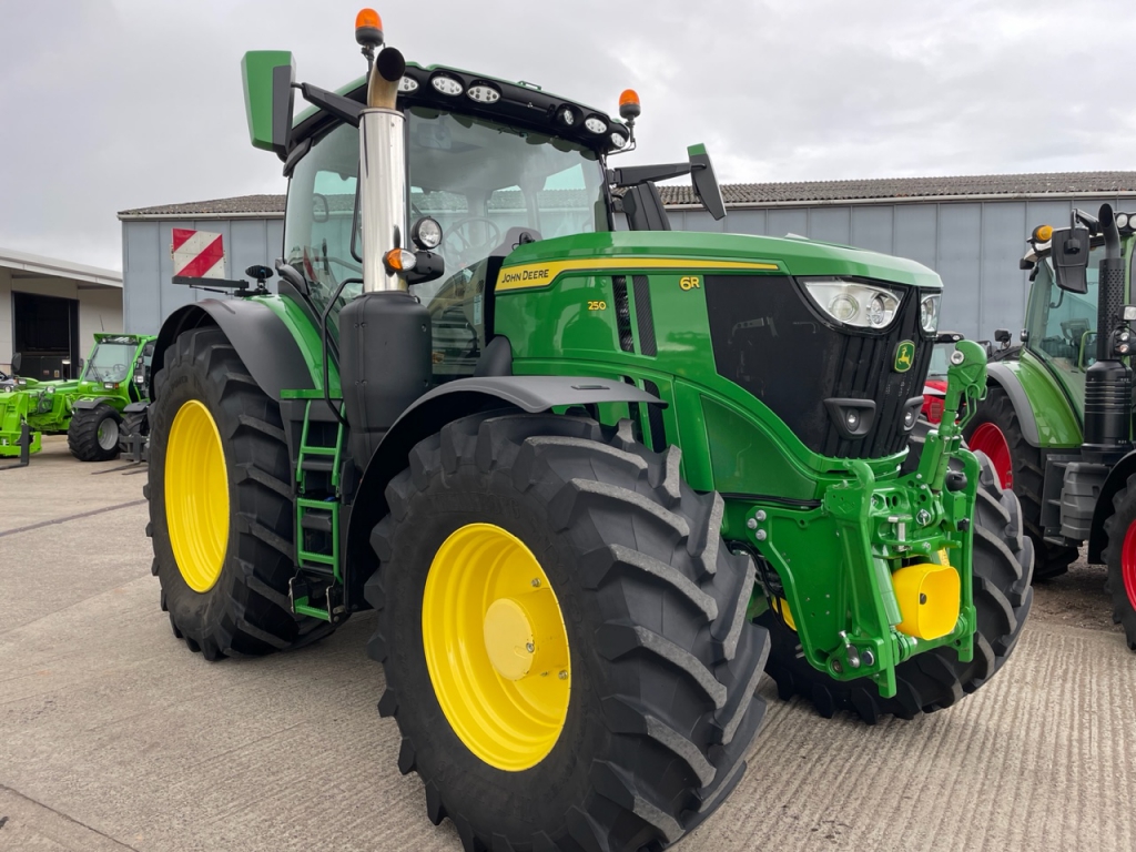 John Deere 6R 250