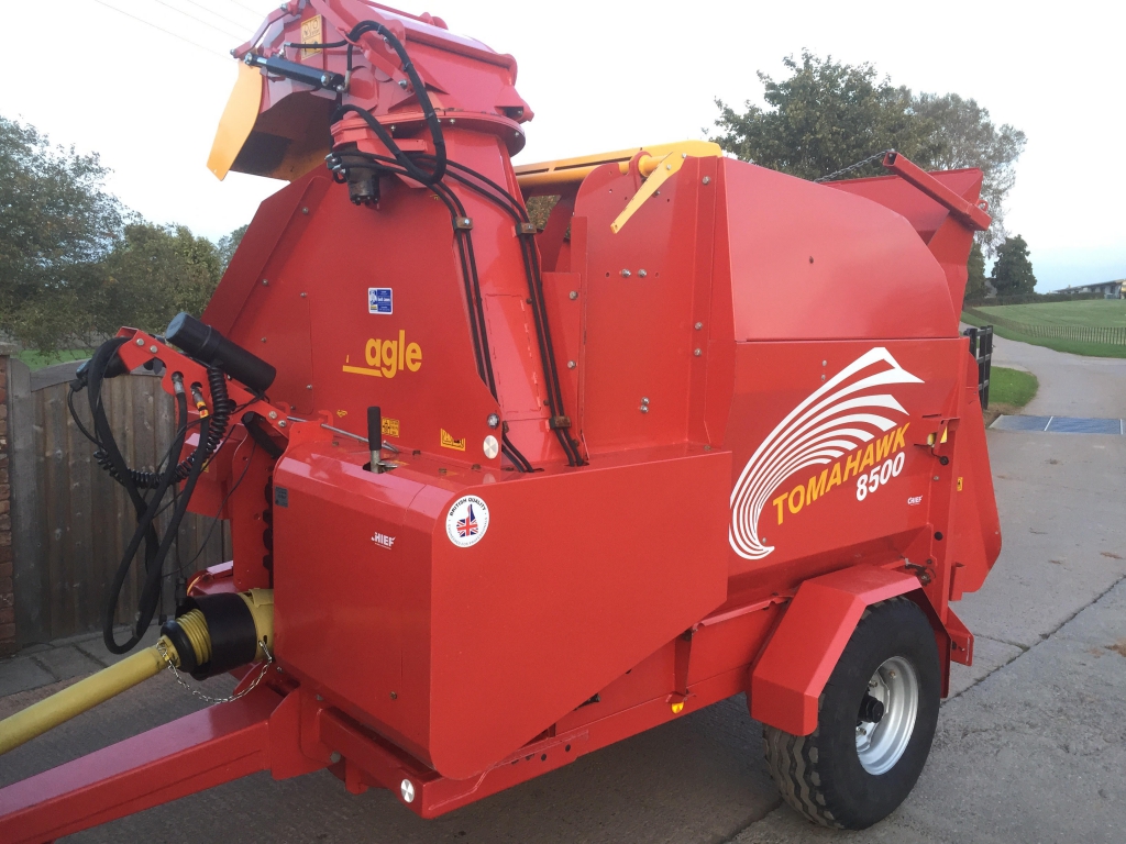 Teagle Tomahawk 8500 trailed straw chopper