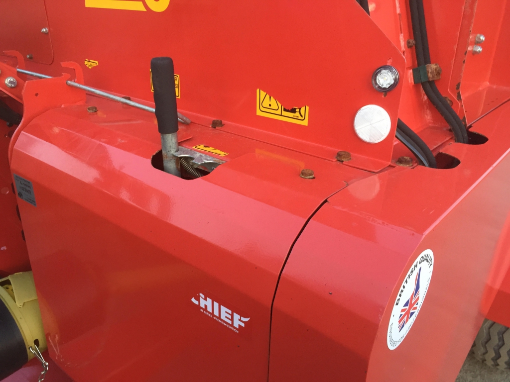 Teagle Tomahawk 8500 trailed straw chopper