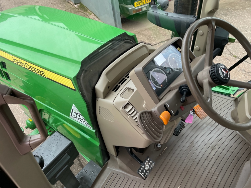 John Deere 6150M
