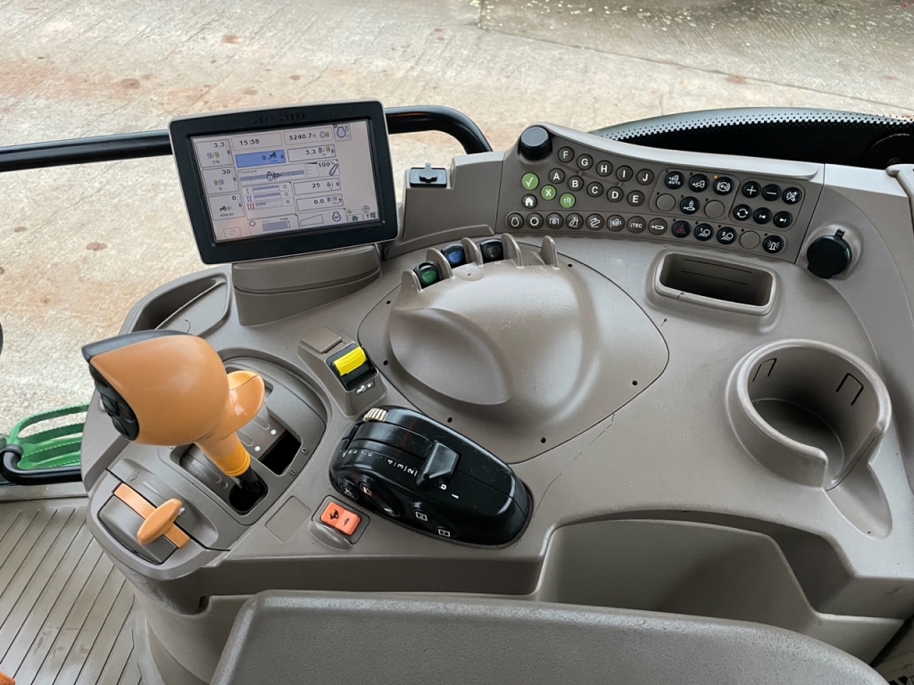 John Deere 6150R