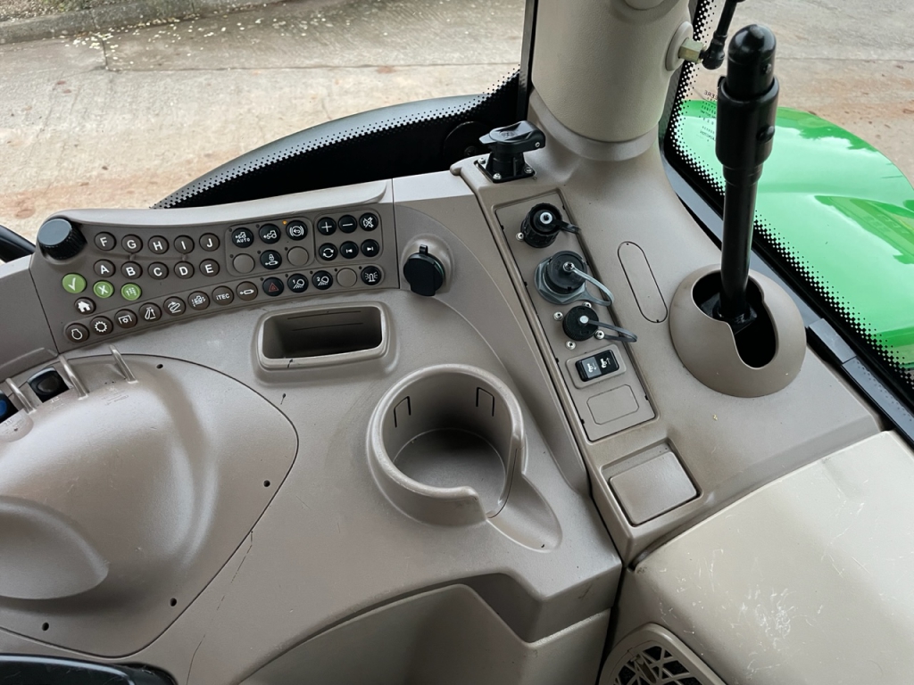 John Deere 6150R