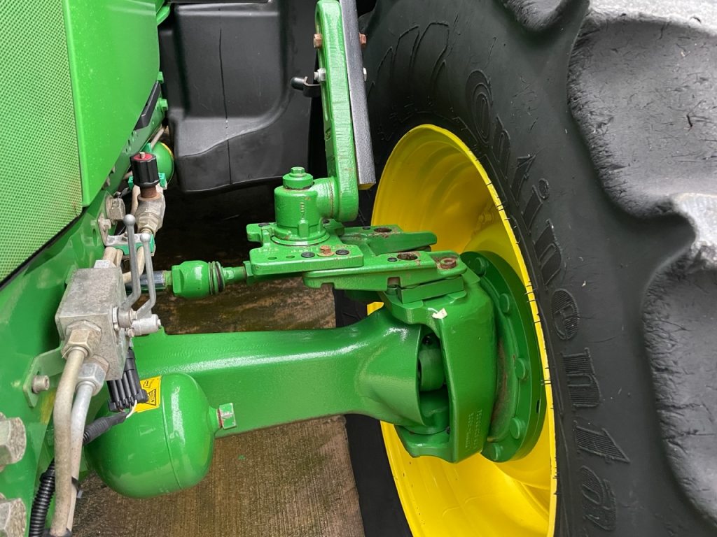 John Deere 6150R