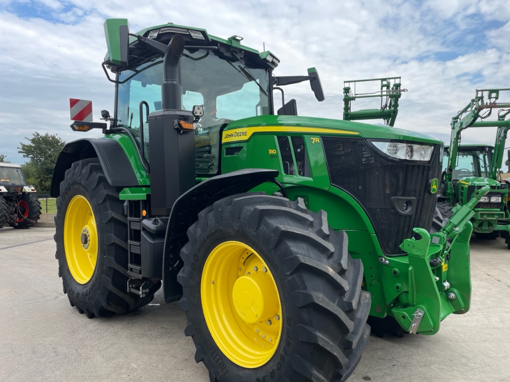 John Deere 7R 310