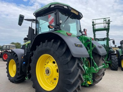 John Deere 7R 310