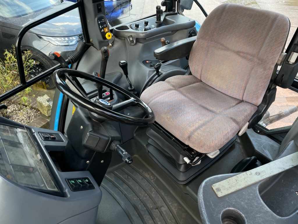 New Holland TS110