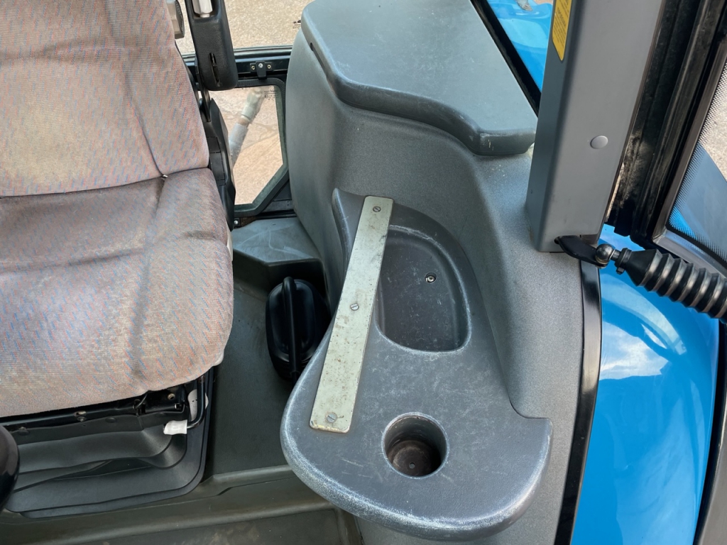 New Holland TS110