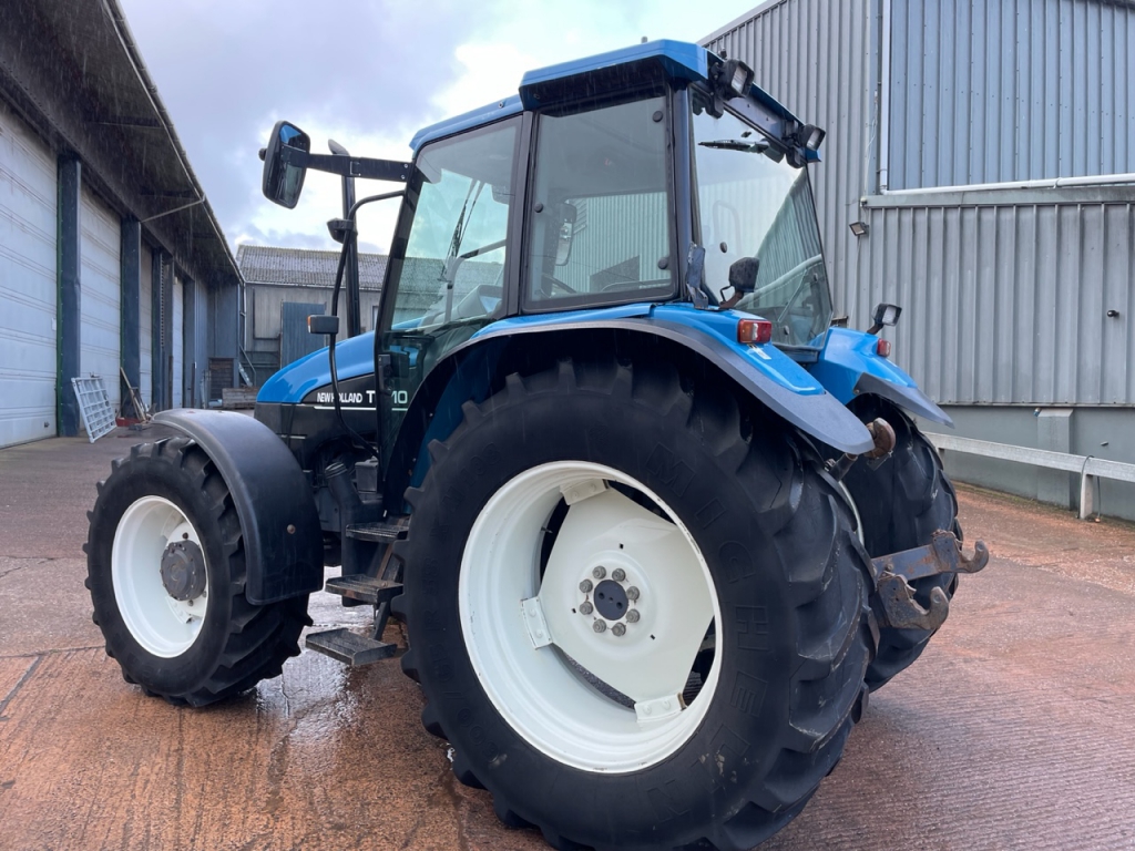 New Holland TS110