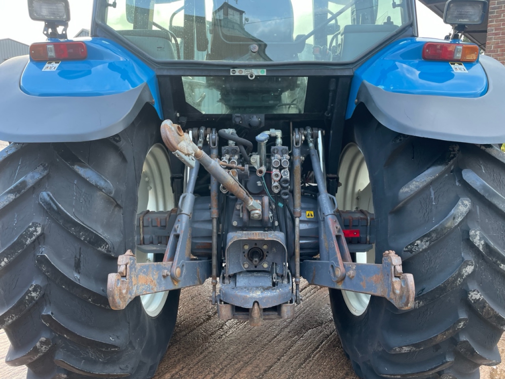 New Holland TS110