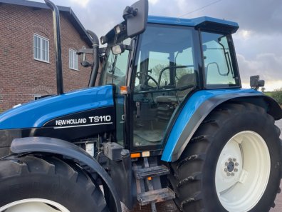 New Holland TS110
