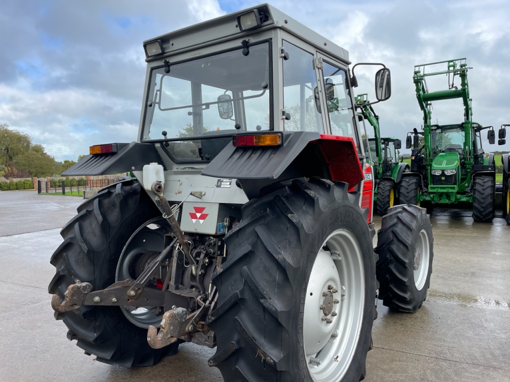 Massey Ferguson 390