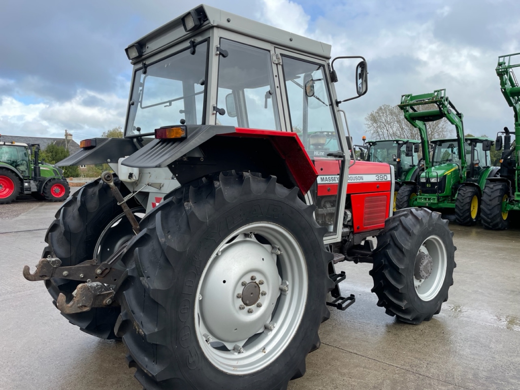 Massey Ferguson 390