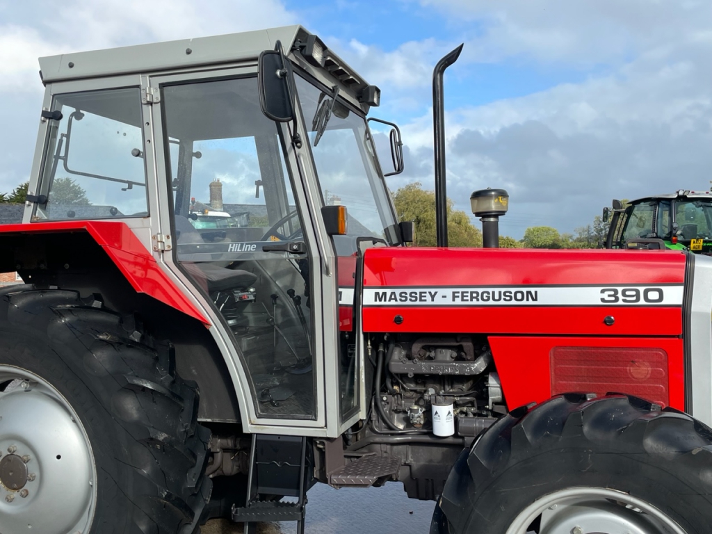 Massey Ferguson 390