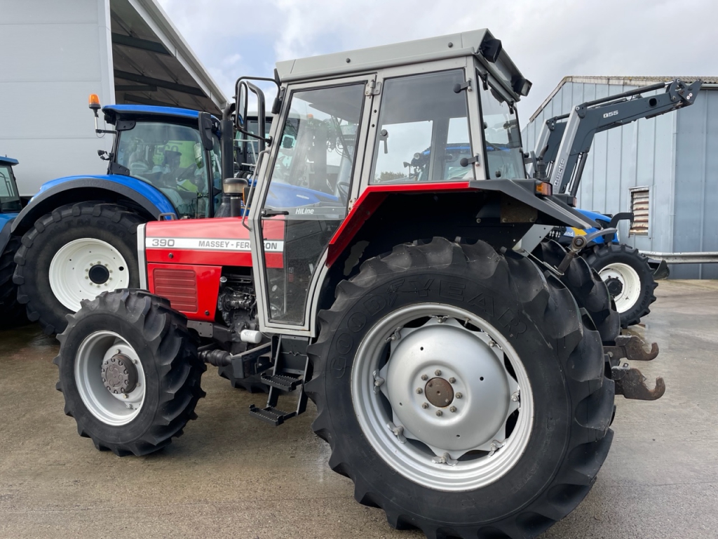 Massey Ferguson 390