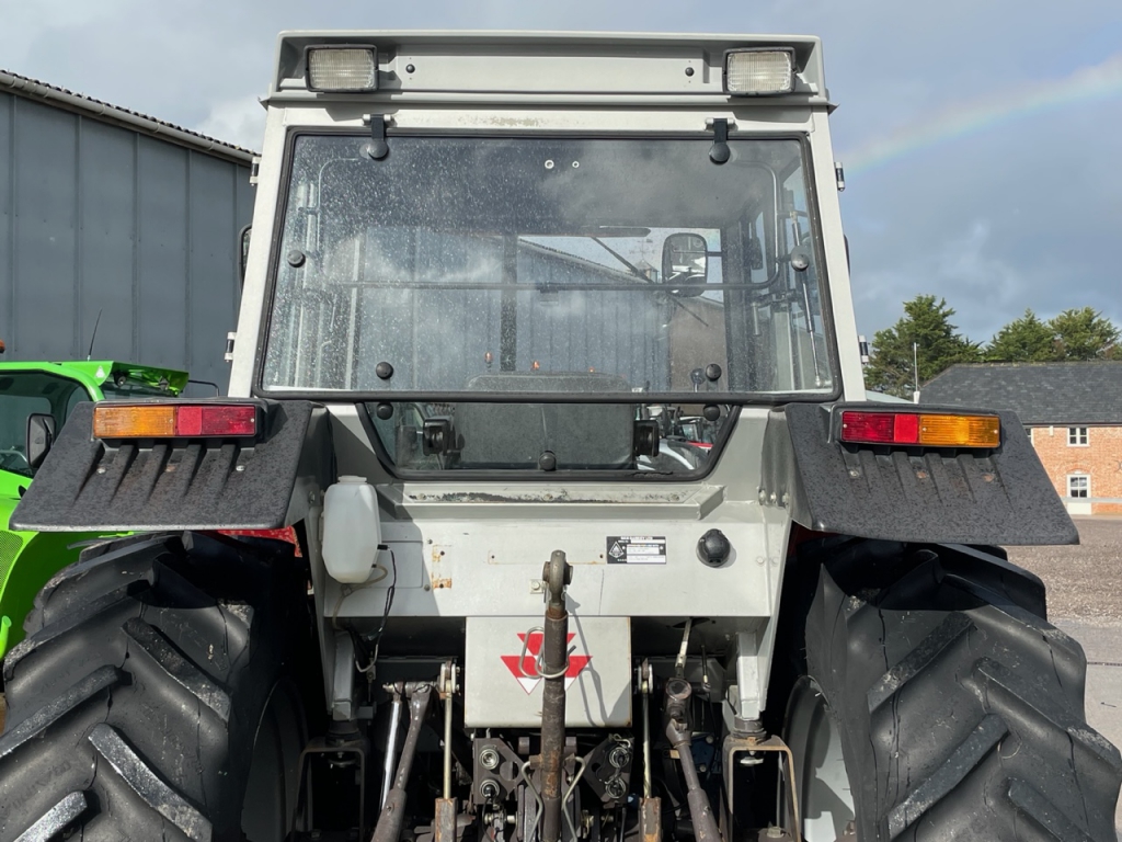 Massey Ferguson 390