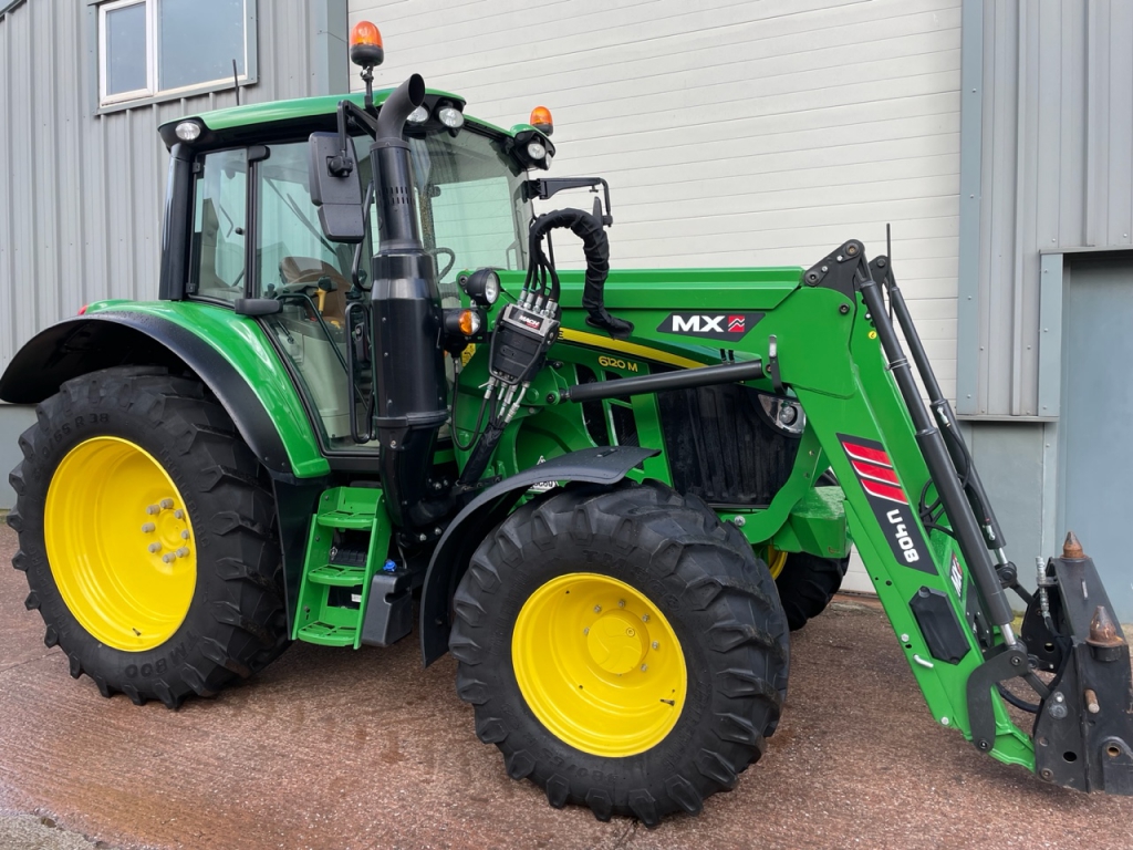 John Deere 6120M