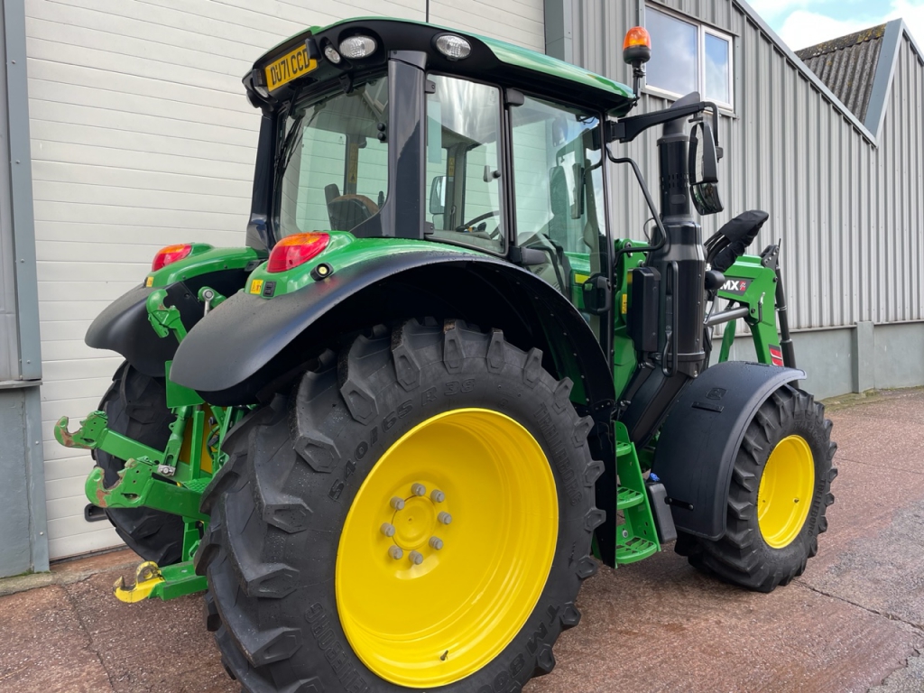 John Deere 6120M