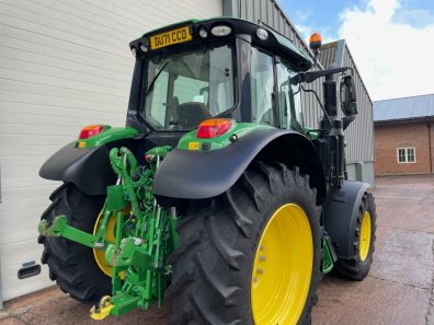 John Deere 6120M