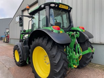John Deere 6120M