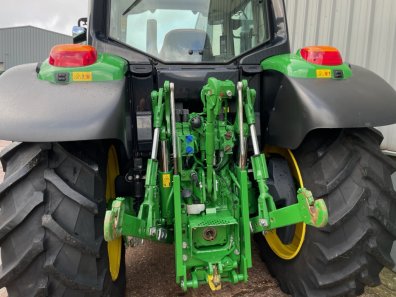 John Deere 6120M