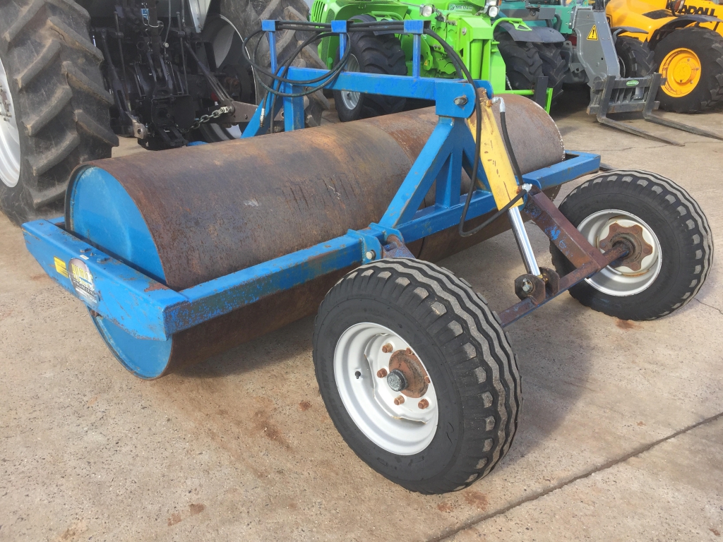 Humac Engineering 8ft trailed ballast roller