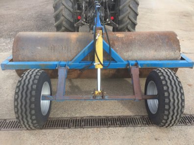 Humac Engineering 8ft trailed ballast roller