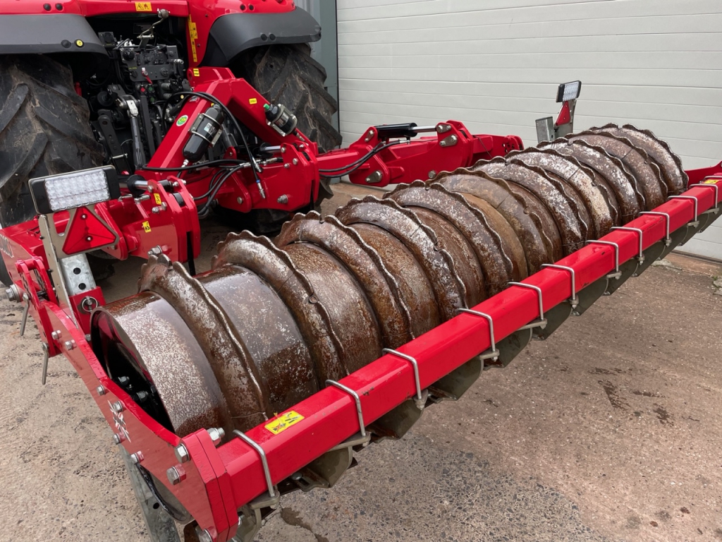 Sumo subsoiler