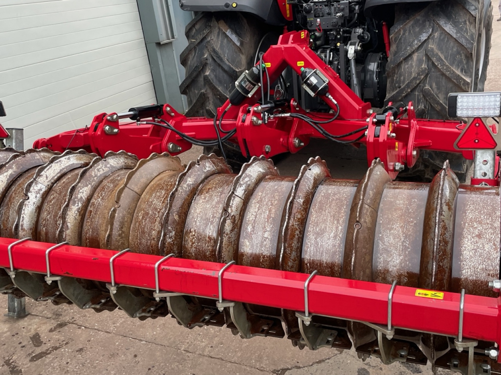Sumo subsoiler