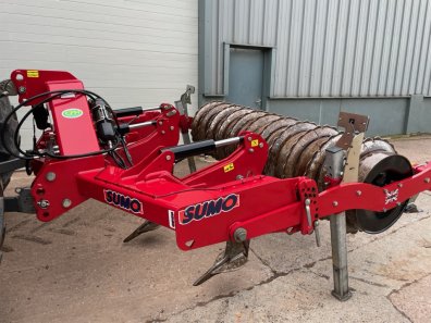 Sumo subsoiler