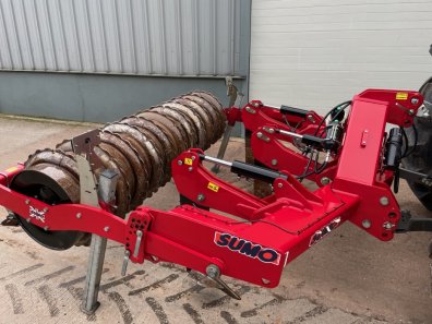 Sumo subsoiler