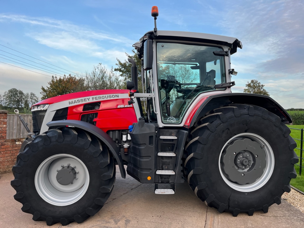 Massey Ferguson 8S.285 Exclusive