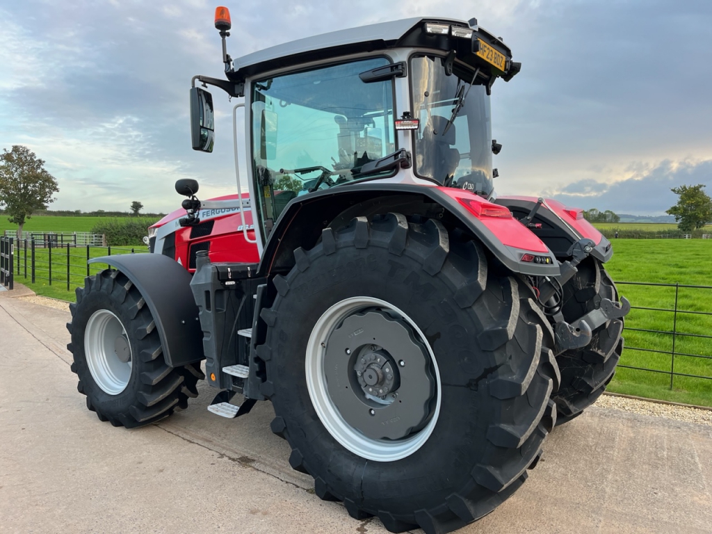 Massey Ferguson 8S.285 Exclusive