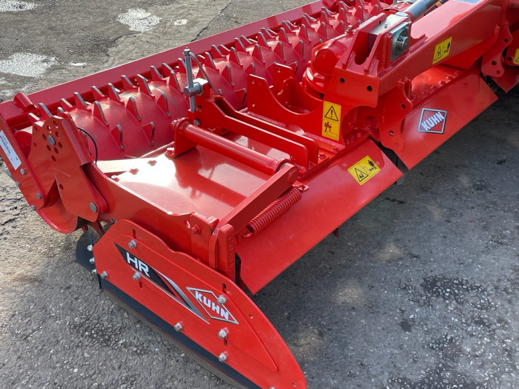 Kuhn HR5004 hydraulic folding power harrow