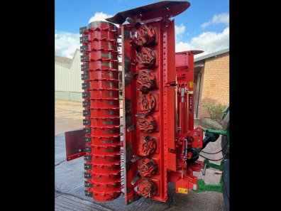 Kuhn HR5004 hydraulic folding power harrow