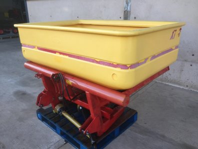 Teagle XT48 fertiliser spreader