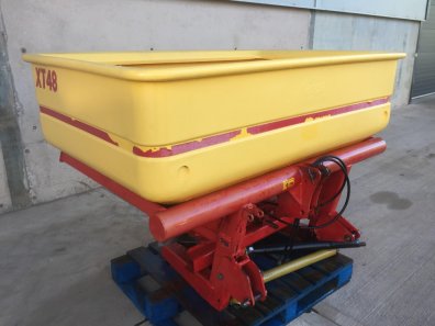 Teagle XT48 fertiliser spreader