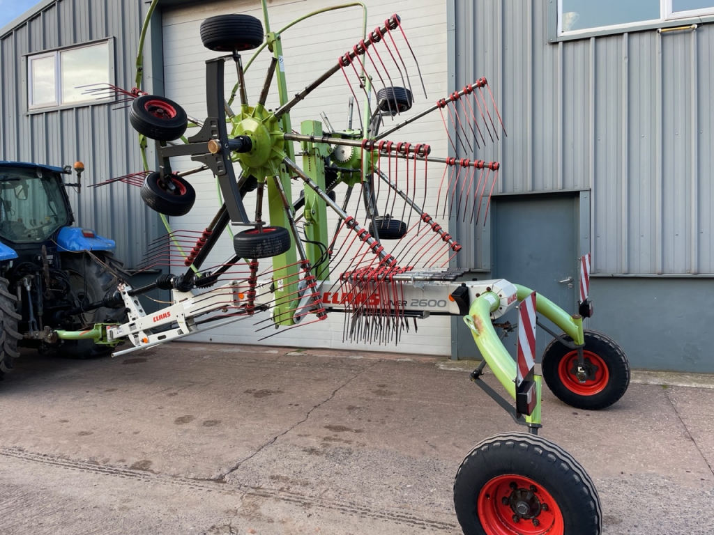 Claas Liner 2600 twin rotor rake