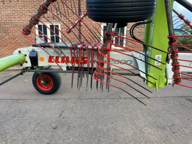 Claas Liner 2600 twin rotor rake