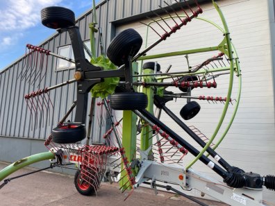 Claas Liner 2600 twin rotor rake