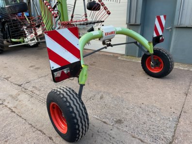 Claas Liner 2600 twin rotor rake