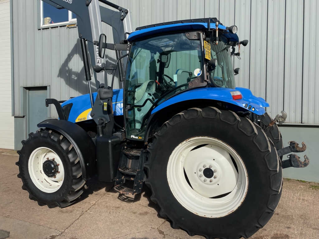 New Holland T6030 Plus