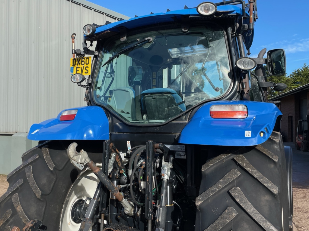 New Holland T6030 Plus