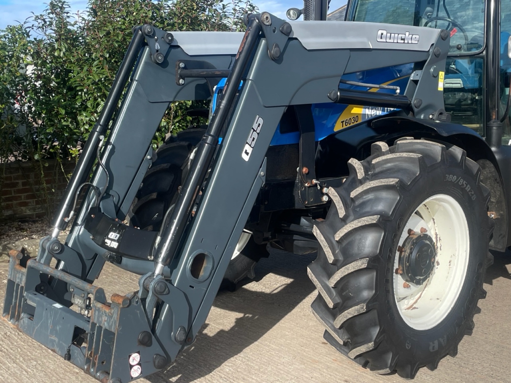 New Holland T6030 Plus