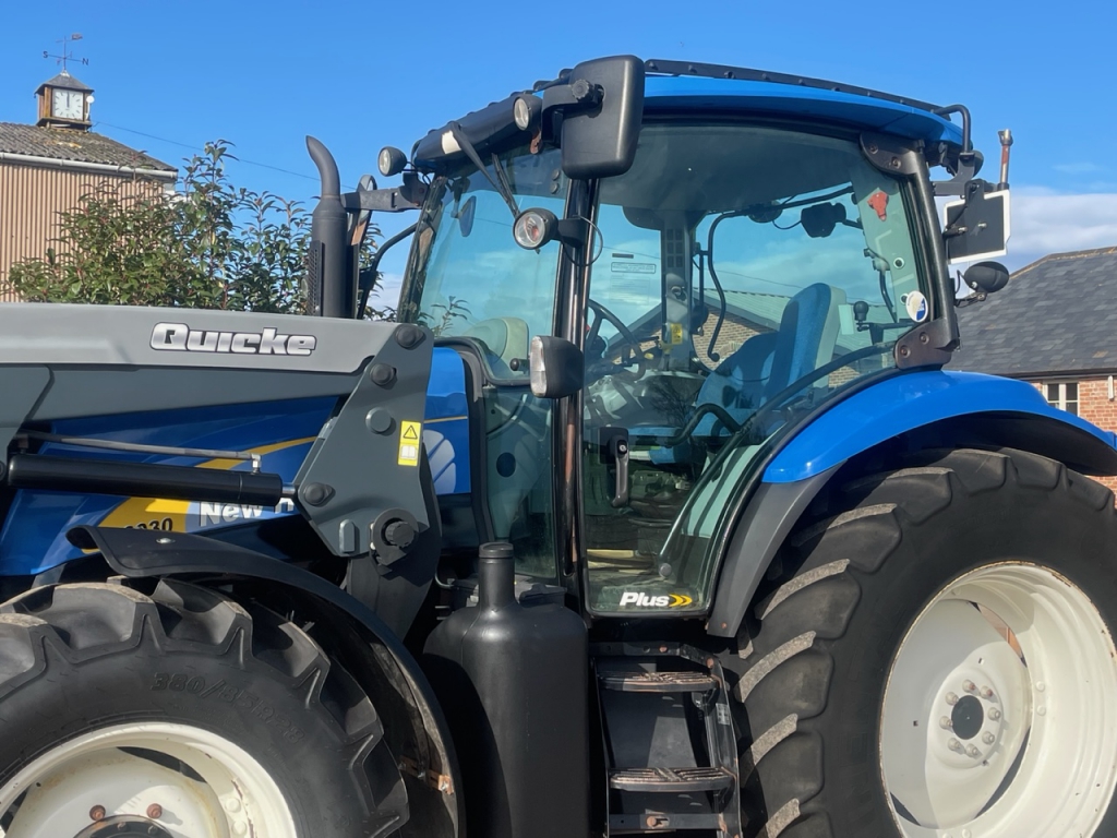 New Holland T6030 Plus